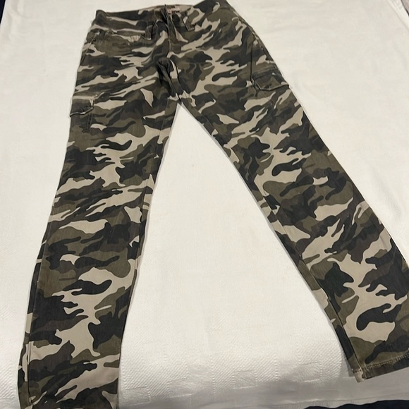 wannabettabutt YMI Denim - Camo jeans size 3